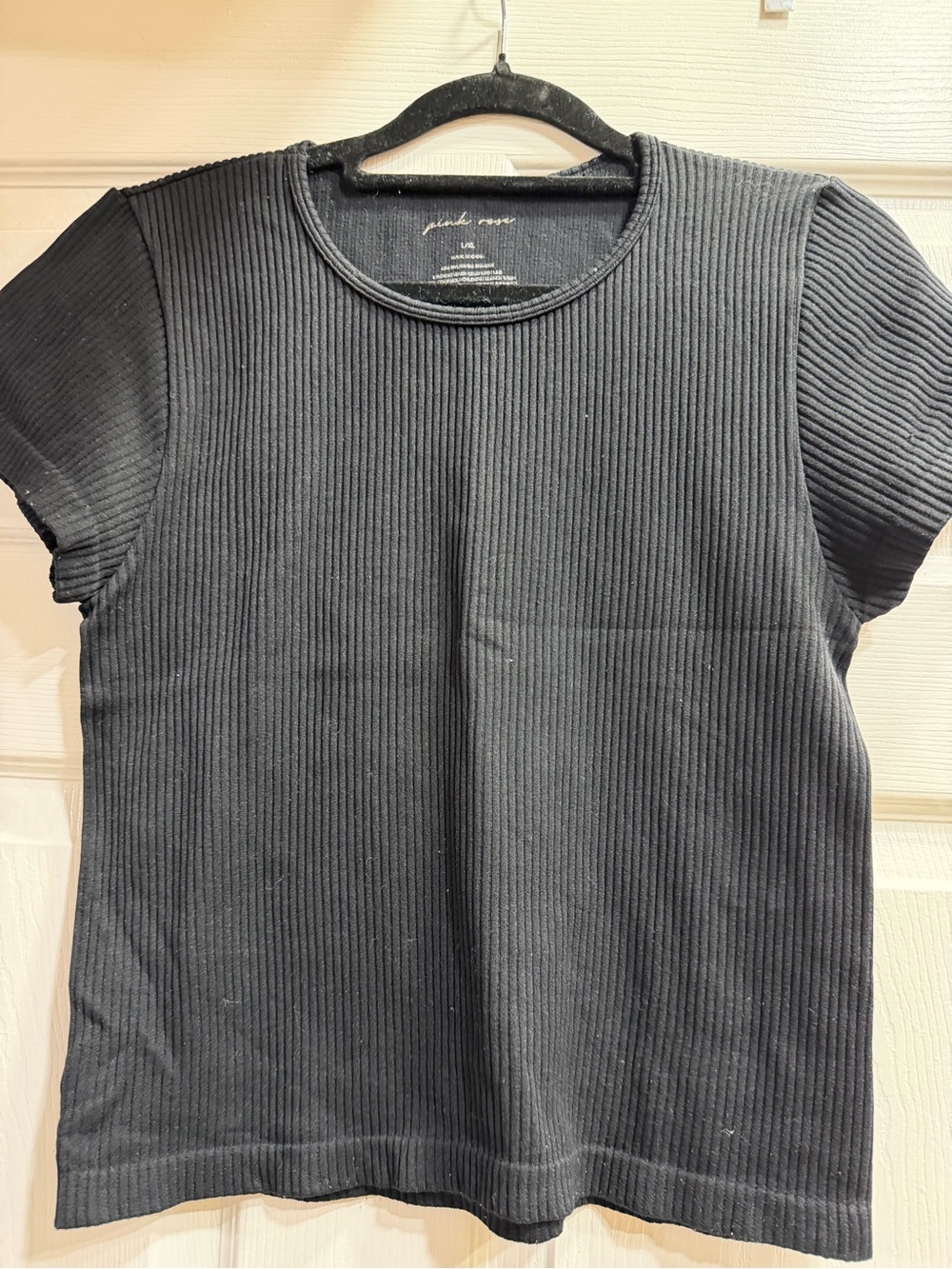 Women’s Ribbed Black Short-Sleeve Shirt